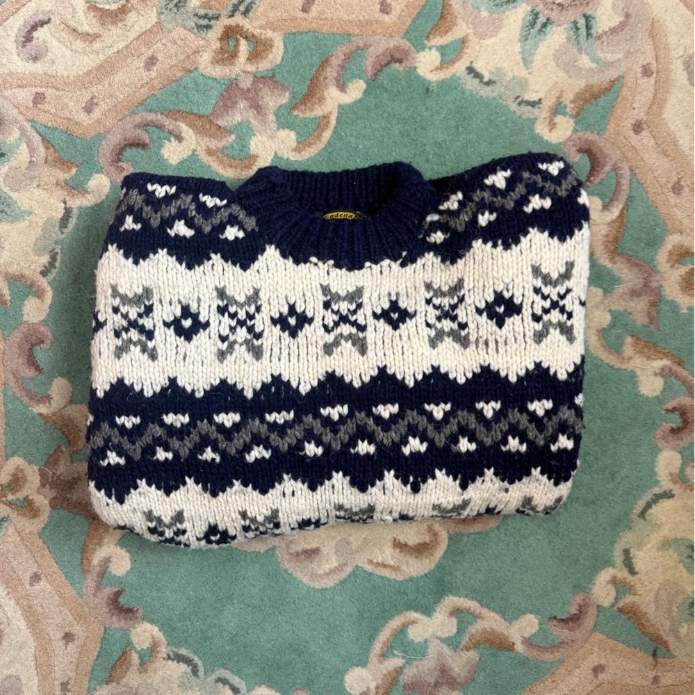 VINTAGE PURE WOOL Catalina Navy and Cream Knit Sweater